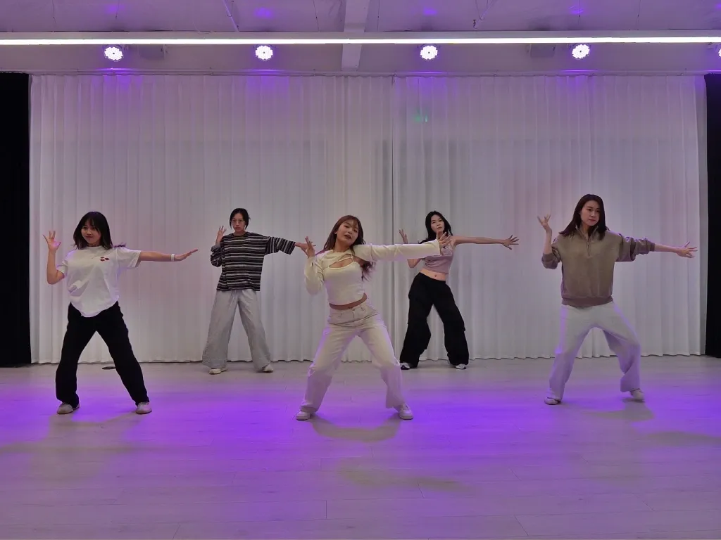 How to Get Dance Feedback Without a Teacher